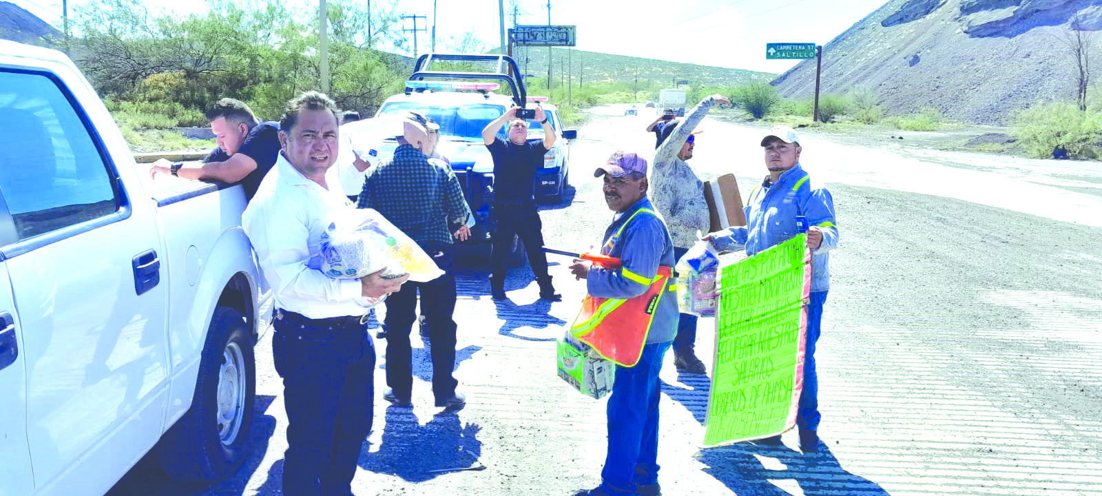 Se solidarizan policías con obreros de AHMSA
