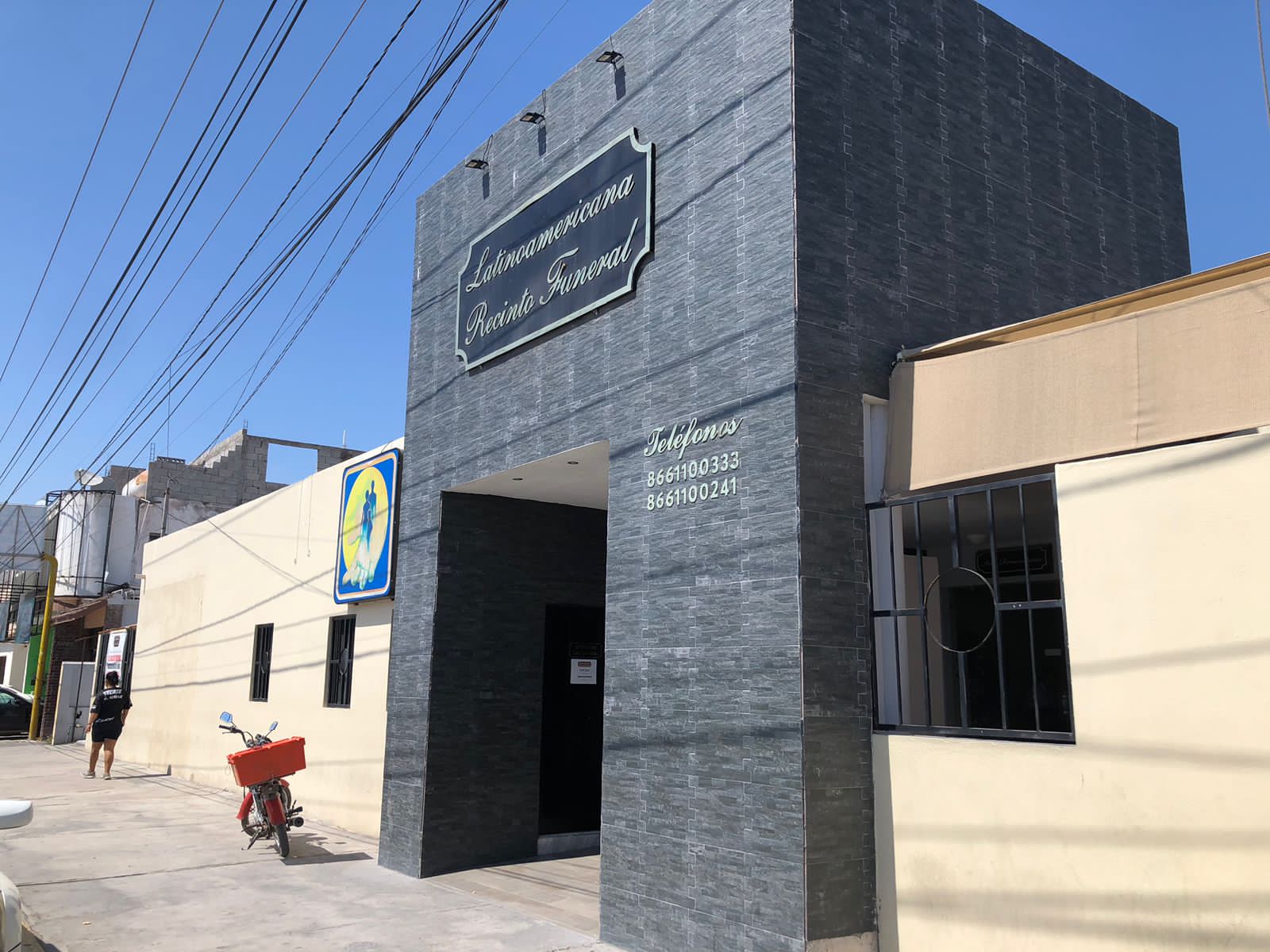 Deja funeraria fuera a familias en velorio