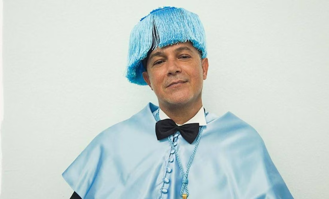 Alejandro Sanz recibe doctorado honoris causa y lo dedica a «la alegría»