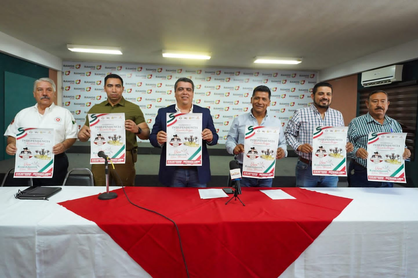 TODO LISTO PARA VIVIR LAS FIESTAS PATRIAS EN RAMOS ARIZPE