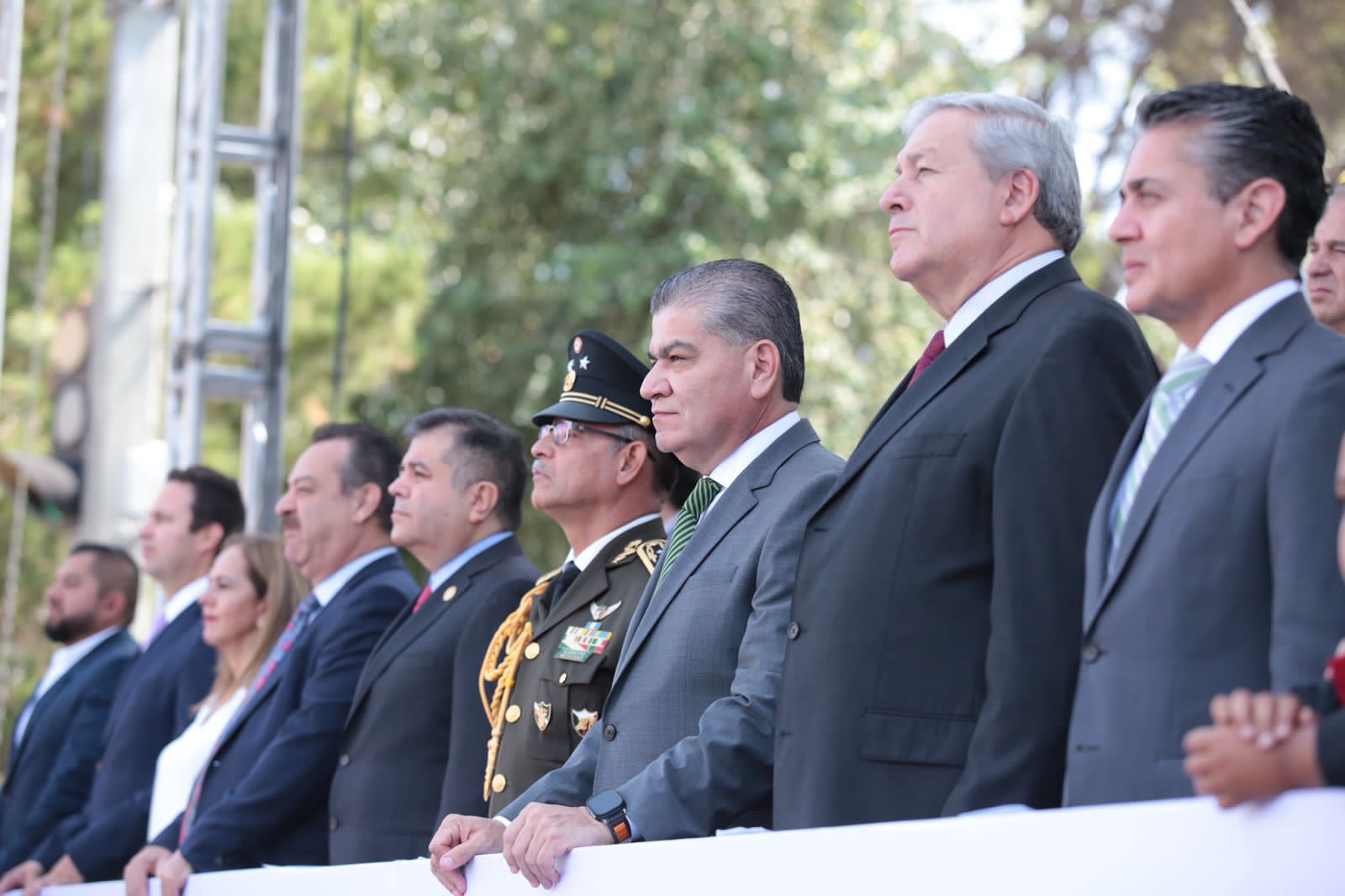 PRESIDE MARS EL TRADICIONAL DESFILE POR EL INICIO DE LA INDEPENDENCIA NACIONAL