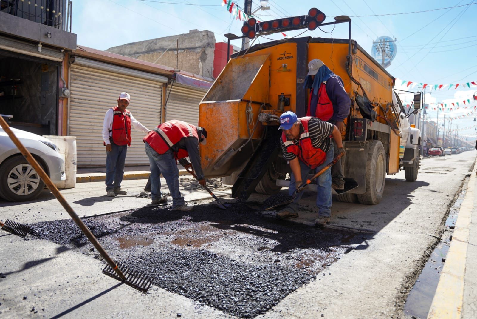ATIENDE MUNICIPIO DAÑOS PROVOCADOS POR LLUVIAS EN DIVERSAS VIALIDADES