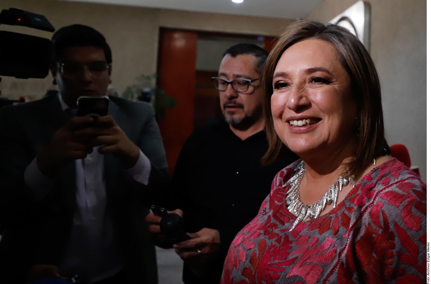 Acepta Xóchitl Gálvez escolta militar que la proteja