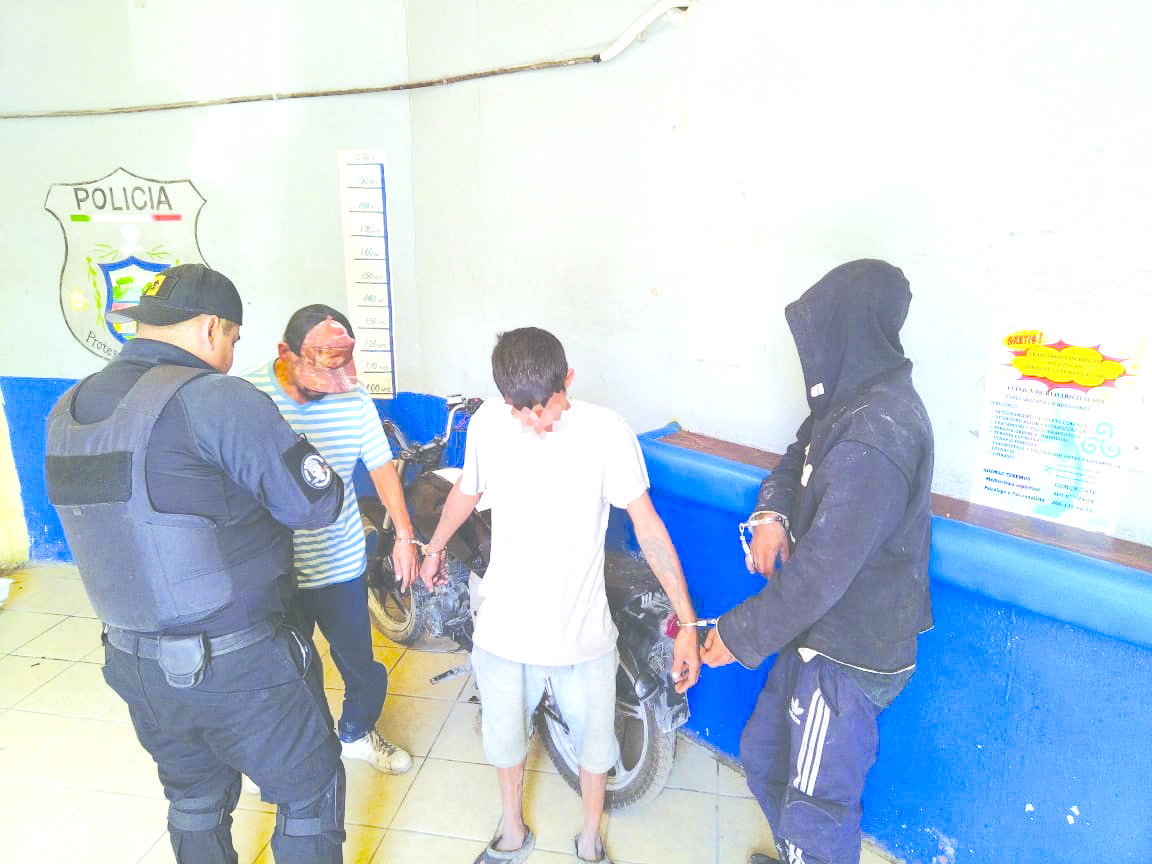 Se drogaban adictos en Paseo Santa María