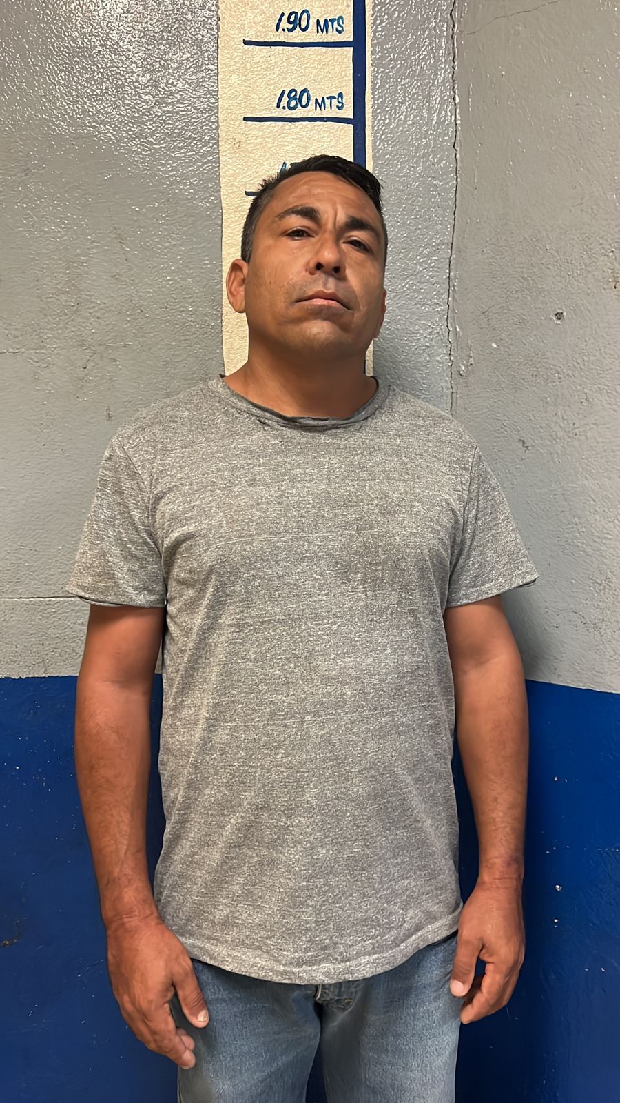 Se enfada tracalero y ataca a su hijastra