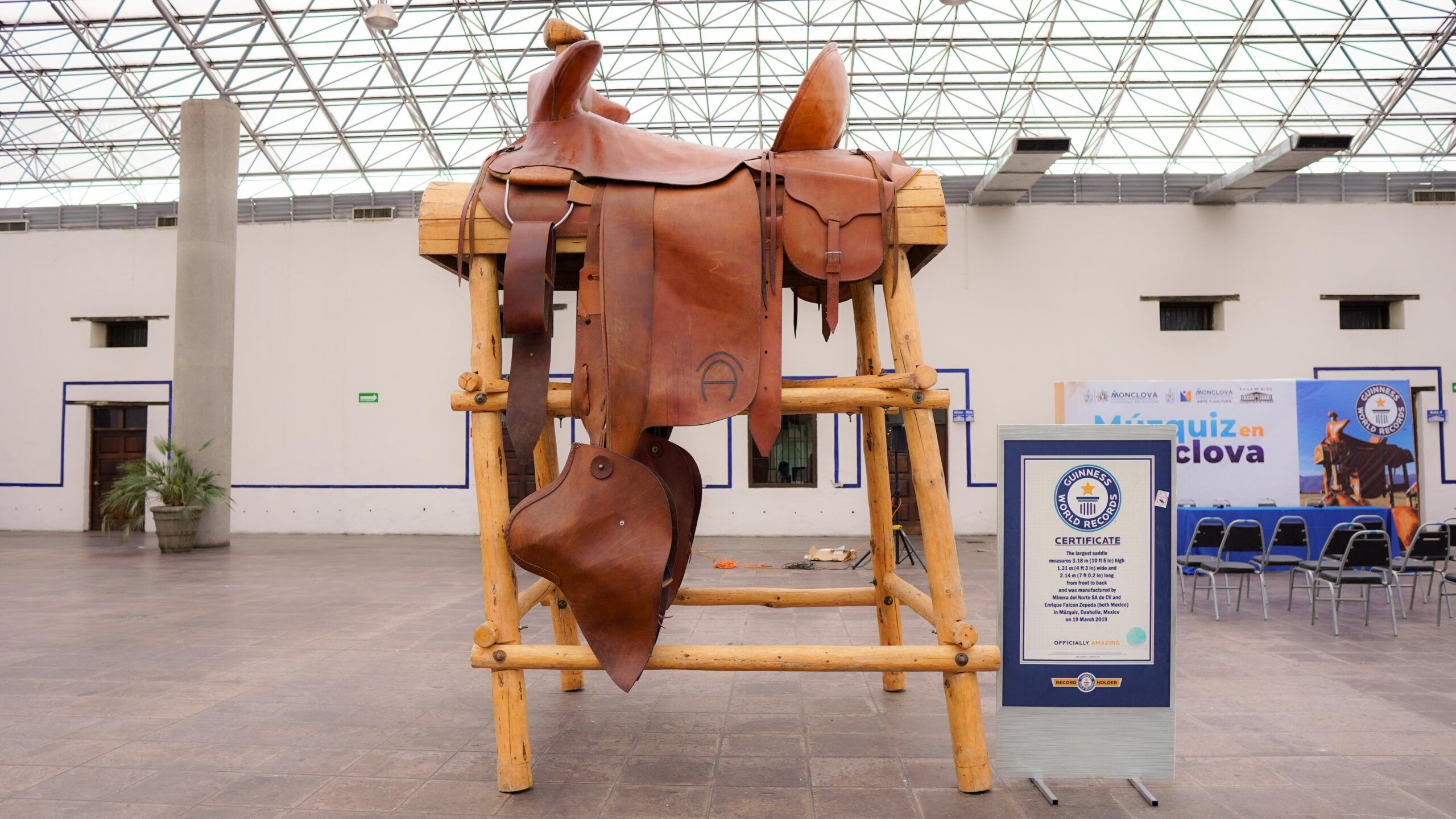 Exhibe Museo, montura más grande del mundo