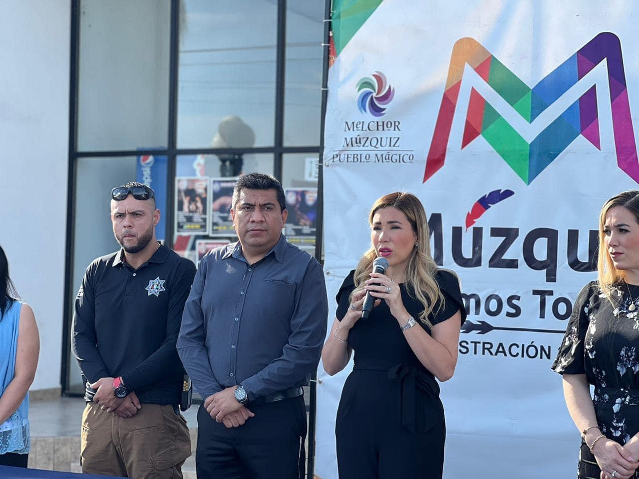 Equipa Múzquiz a policías municipales
