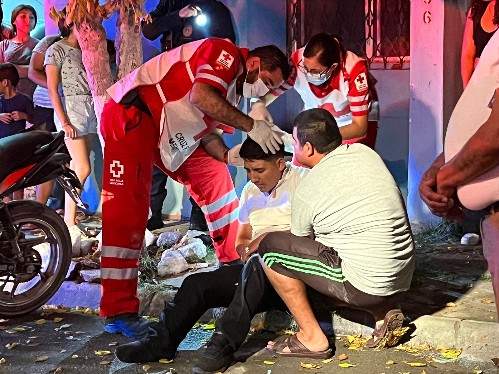 Motociclista resulta herido en accidente