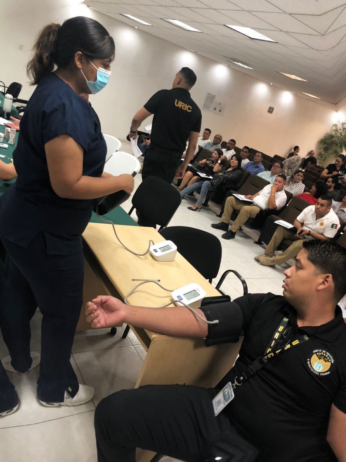 Realizan 500 análisis de salud a personal de FGE