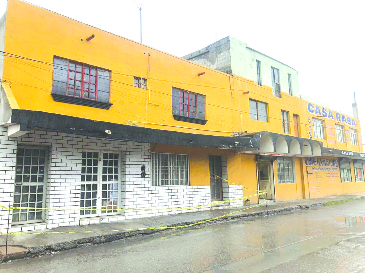 Son cornisas un grave peligro para peatones