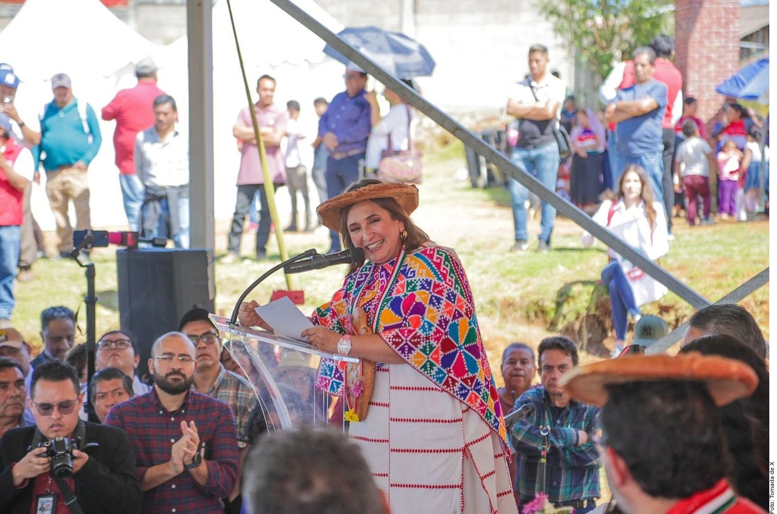 Pide Xóchitl escuchar a comunidades indígenas