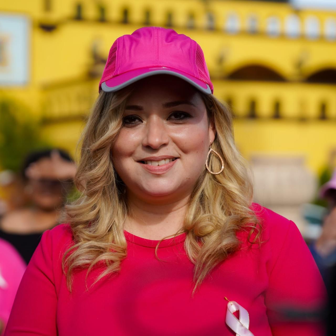 INVITA ANA LUCÍA CAVAZOS AL “BARBERTON” A FAVOR DE LA LUCHA CONTRA EL CÁNCER