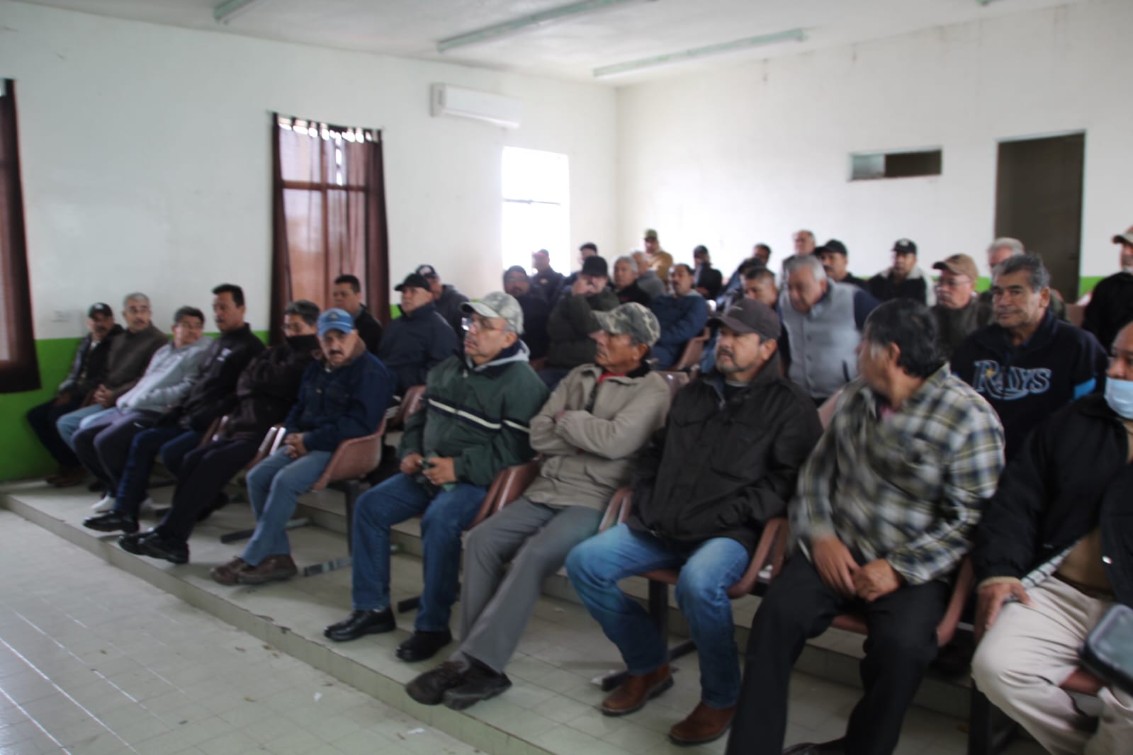Asesoran a obreros que buscan retiro voluntario