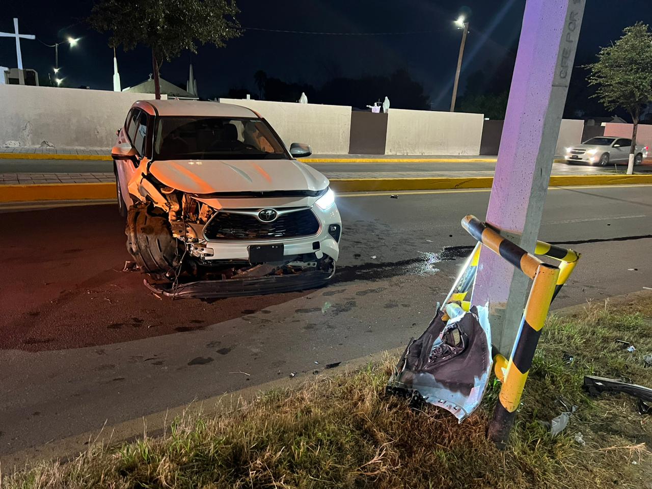 Se impacta defensora de derechos contra un poste