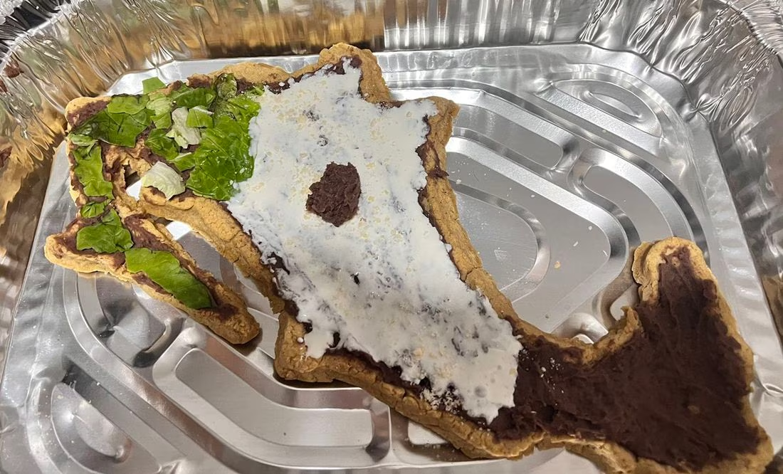 ¡Con frijol y queso! Alumno crea huarache con forma de República Mexicana y es viral
