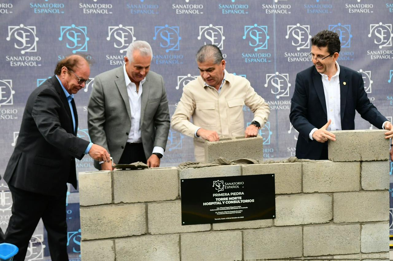 COLOCA MARS PRIMERA PIEDRA DE HOSPITAL Y TORRE DE CONSULTORIOS DEL SANATORIO ESPAÑOL, EN TORREÓN