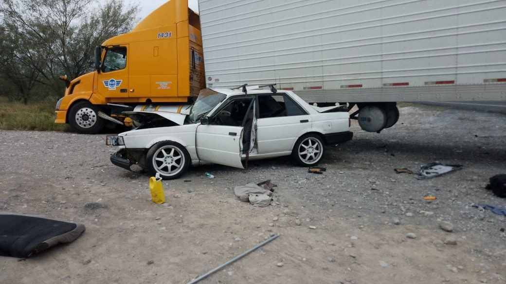 Encontronazo deja lesionados en carretera Monclova-Saltillo