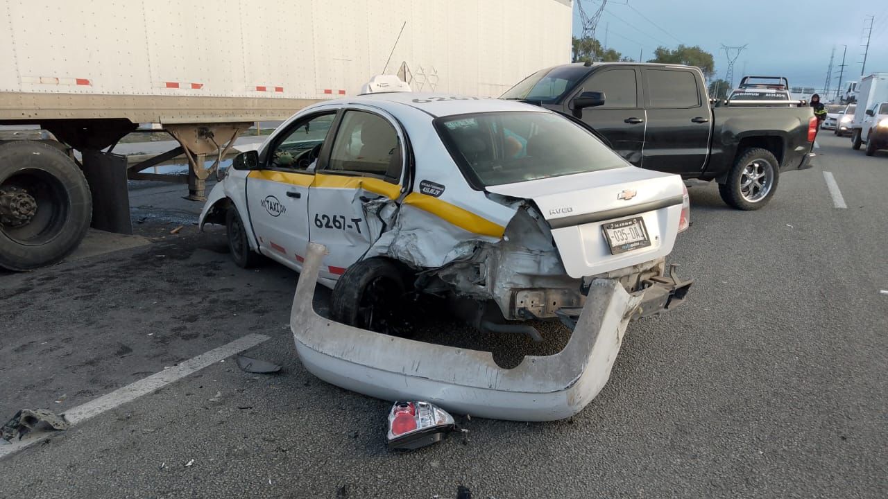 Deja heridos y daños choque en autopista