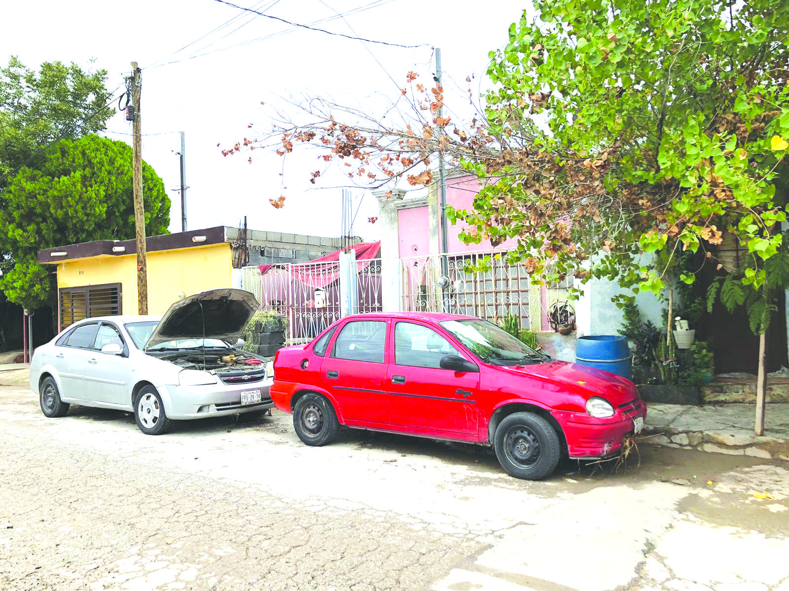 Inundaciones dañaron cinco vehículos