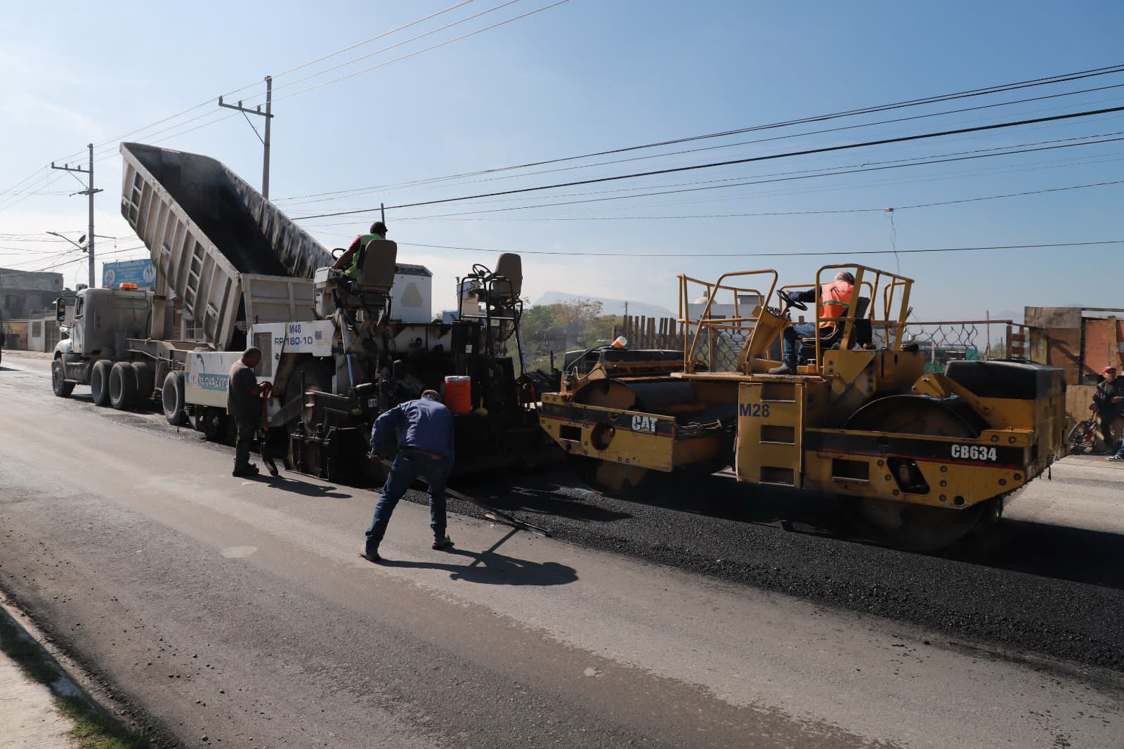 Repavimenta Saltillo la Avenida Géminis