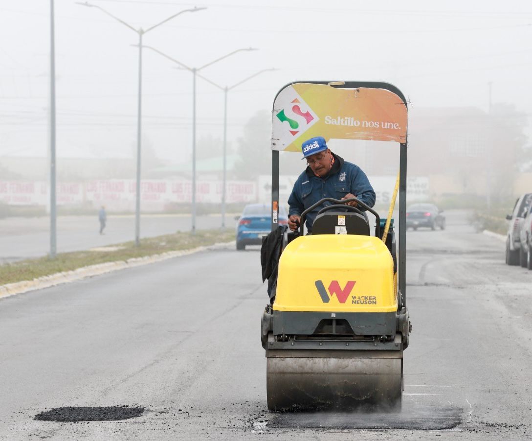 Trabajan sin descanso las cuadrillas de bacheo