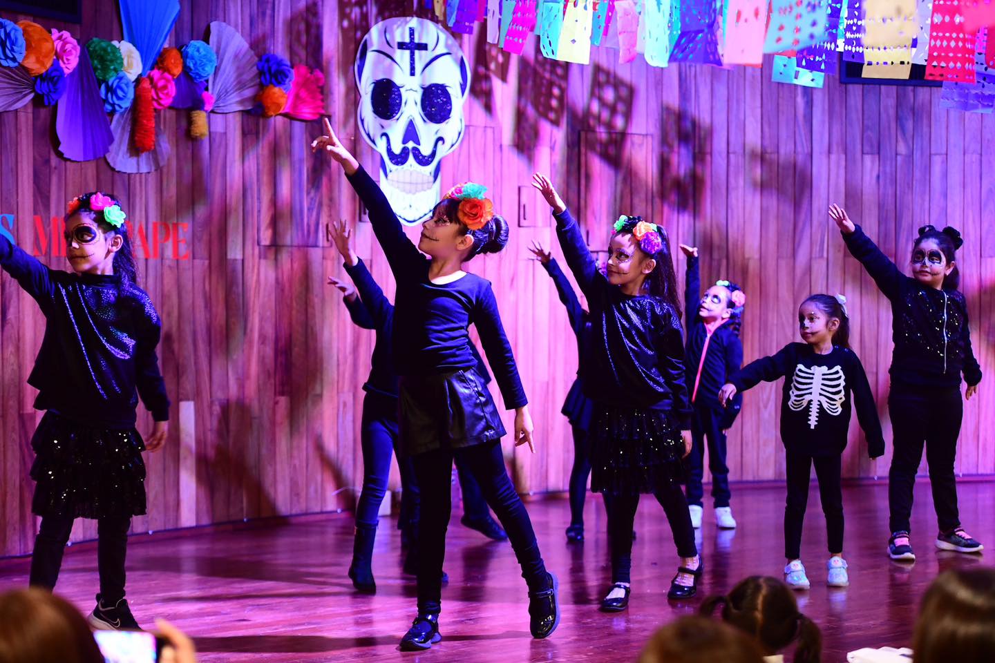 Celebra centro Mini Pape su Festival Día de Muertos