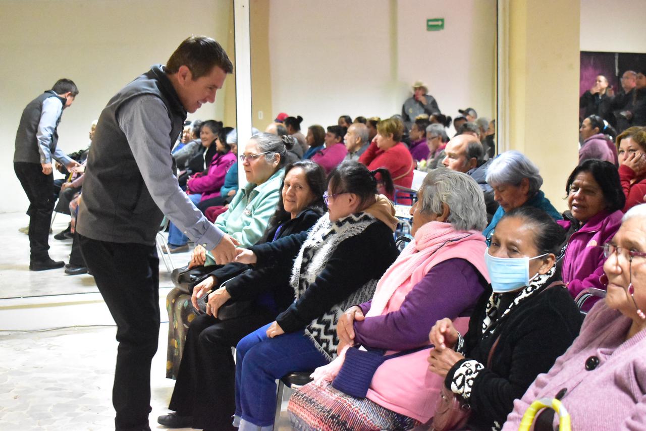 ENTREGA  HUGO LOZANO APOYO ALIMENTARIO CON DIF COAHUILA