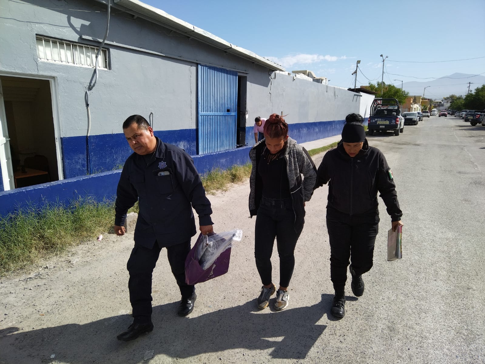 Detienen a ladrona robando en AHMSA