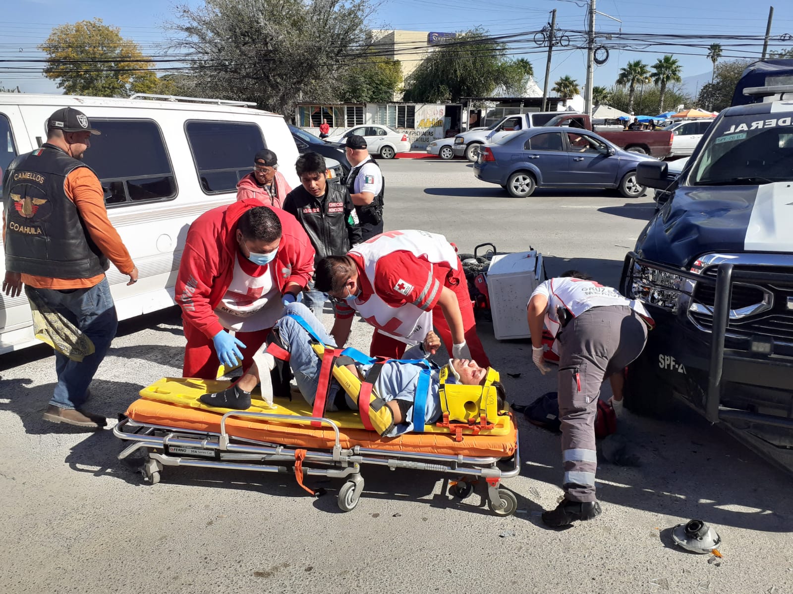Arrollan a motociclista Resulta con heridas de consideración