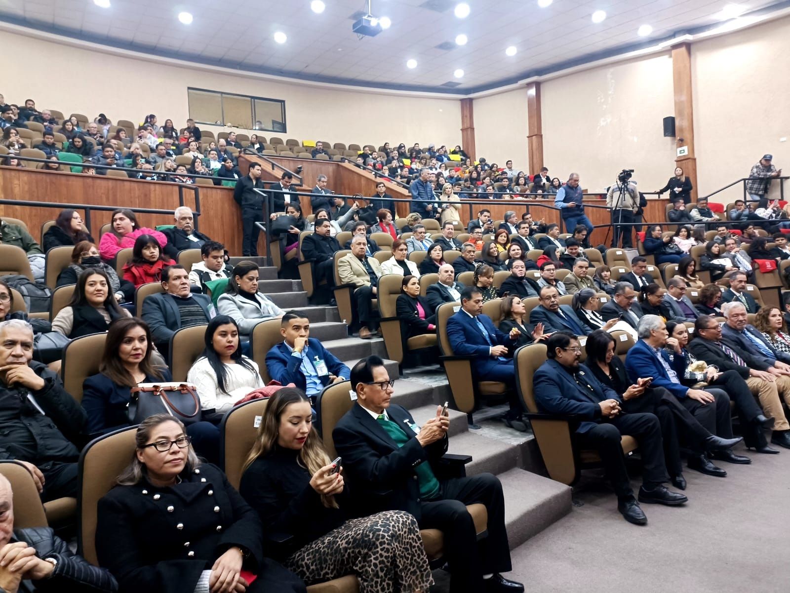 Recibe la UA de C insuficientes fondos