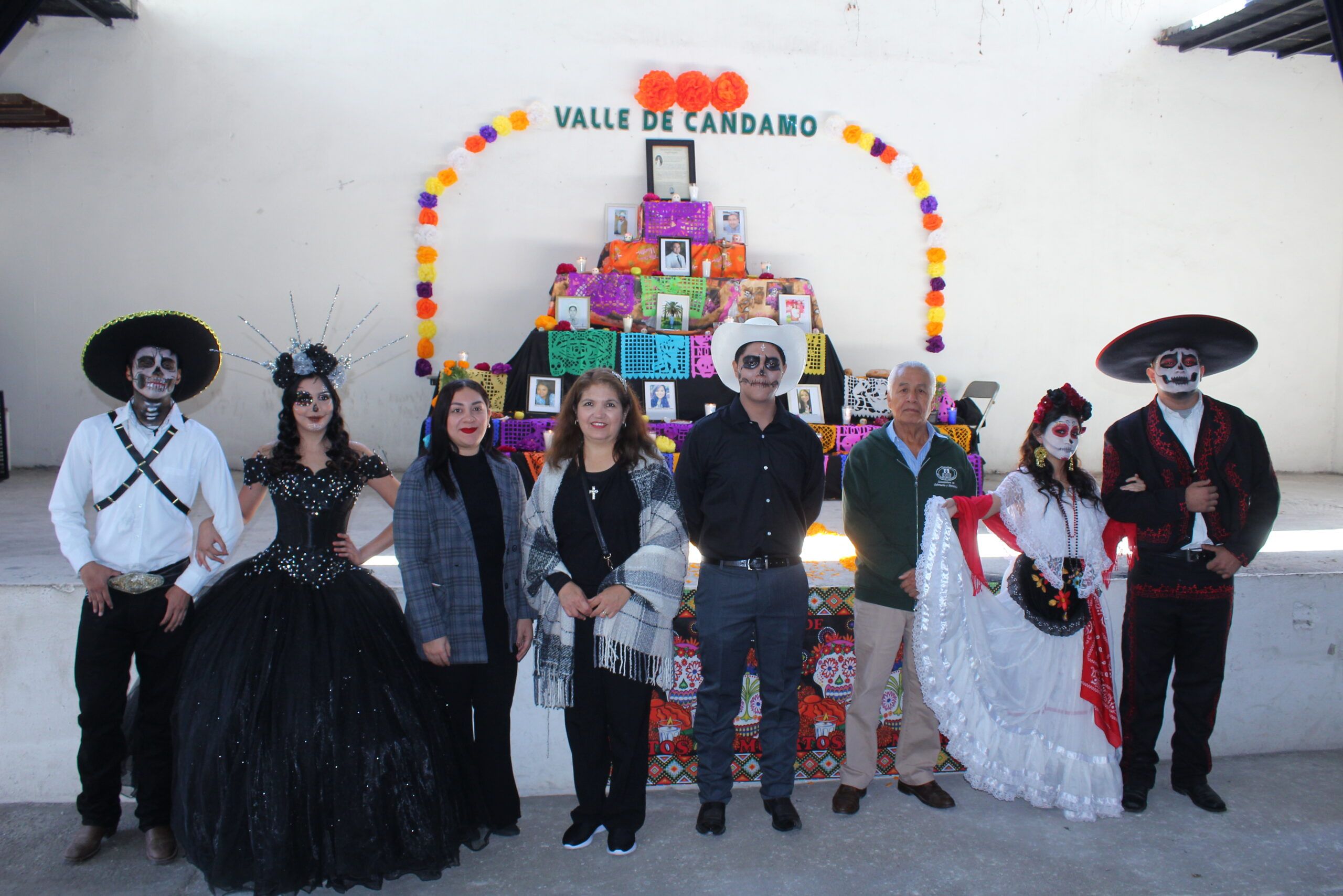 Arman altar alumnos de Valle de Cándamo