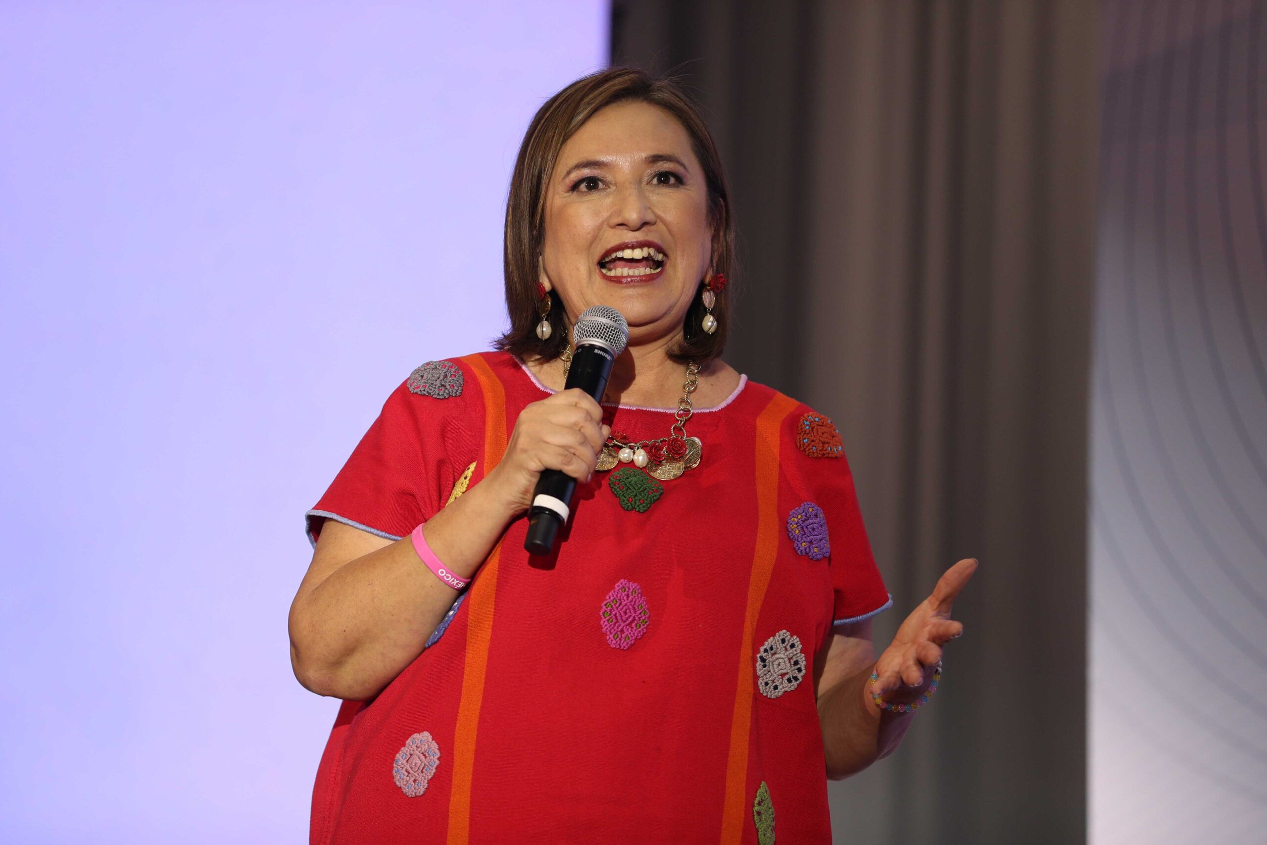 Se registra Xóchitl Gálvez en el PRI