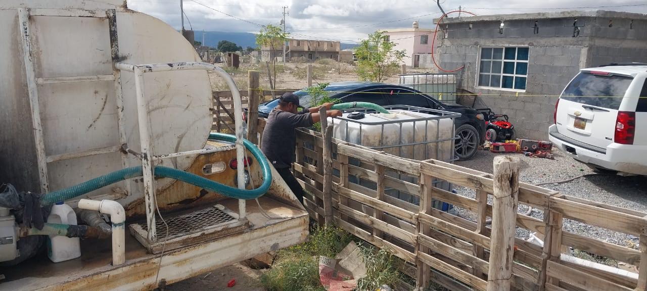 Abastecen agua a cieneguenses