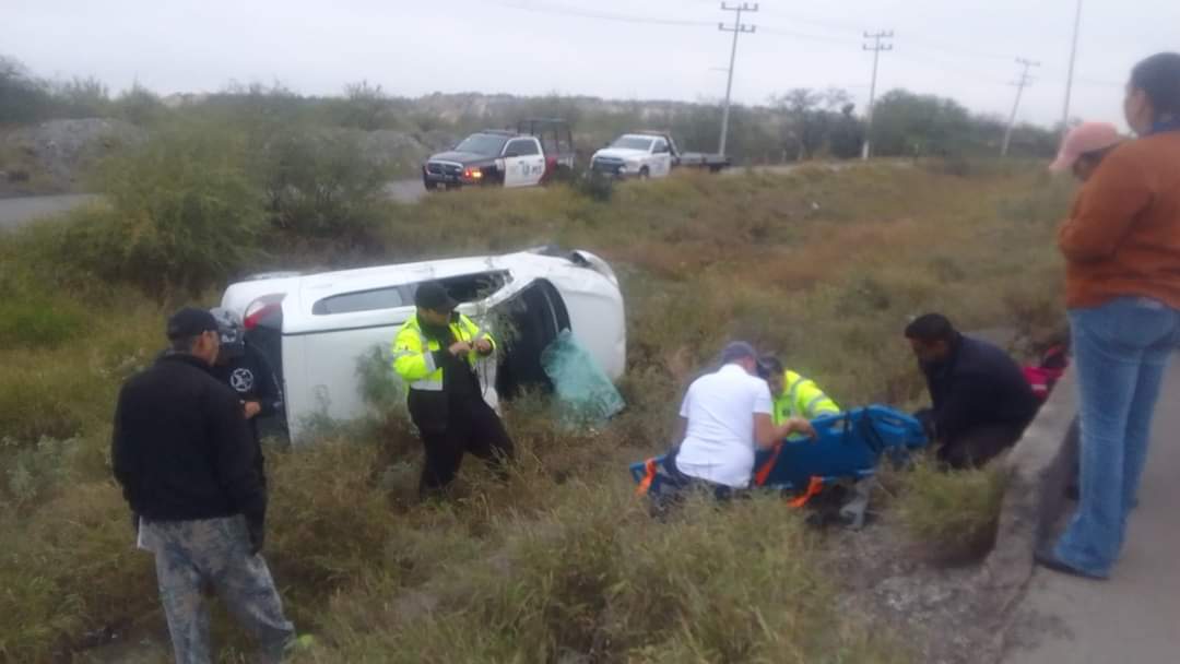 Protagoniza mujer aparatoso accidente