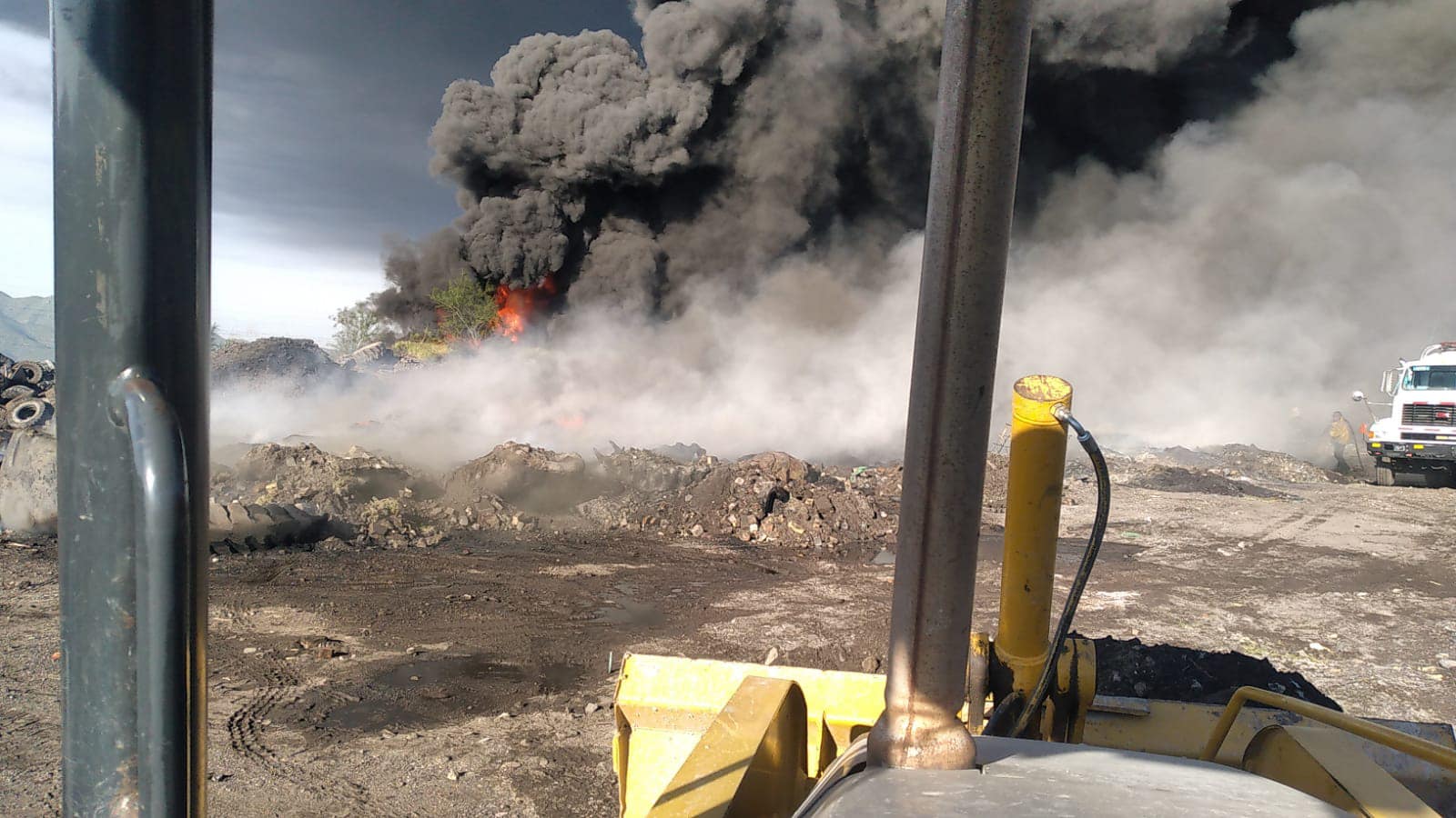 Traslada Antair equipo anti-incendio a la planta