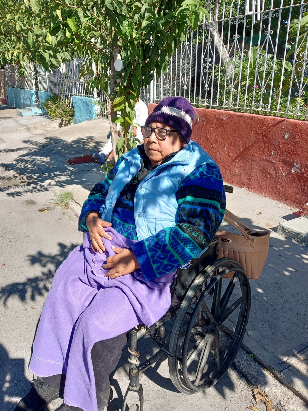 Roba a su patrona con discapacidad