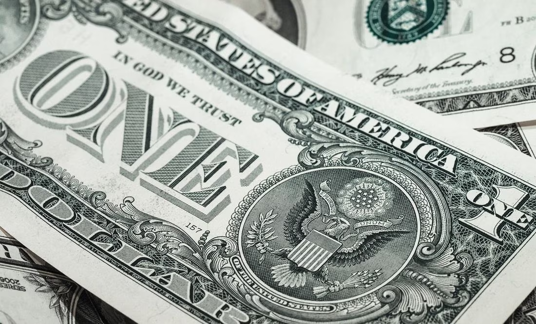 Precio del dólar abre en 17.53 pesos al mayoreo