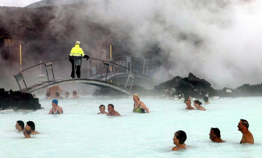 Alerta por erupción volcánica en Islandia: Spa Blue Lagoon cierra temporalmente debido a que los terremotos ponen el área en peligro