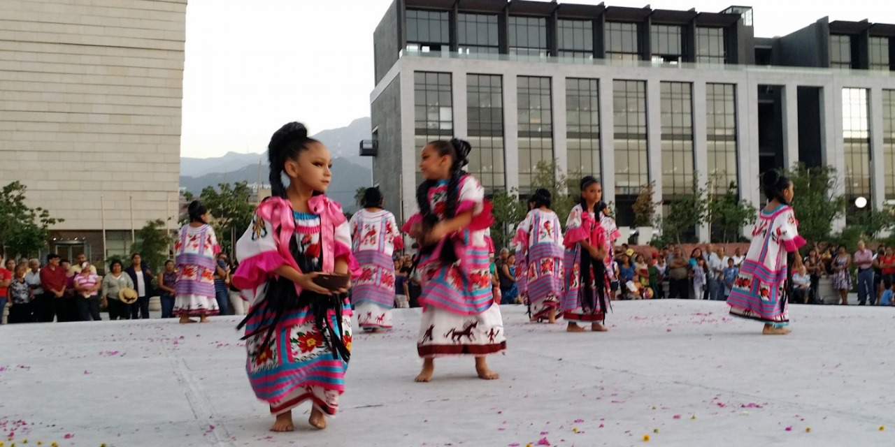 CELEBRA 3 MUSEOS CON BAILE LAS EFEMÉRIDES DE NOVIEMBRE EN LA EXPLANADA DEL MUSEO DE HISTORIA MEXICANA EN N.L.  