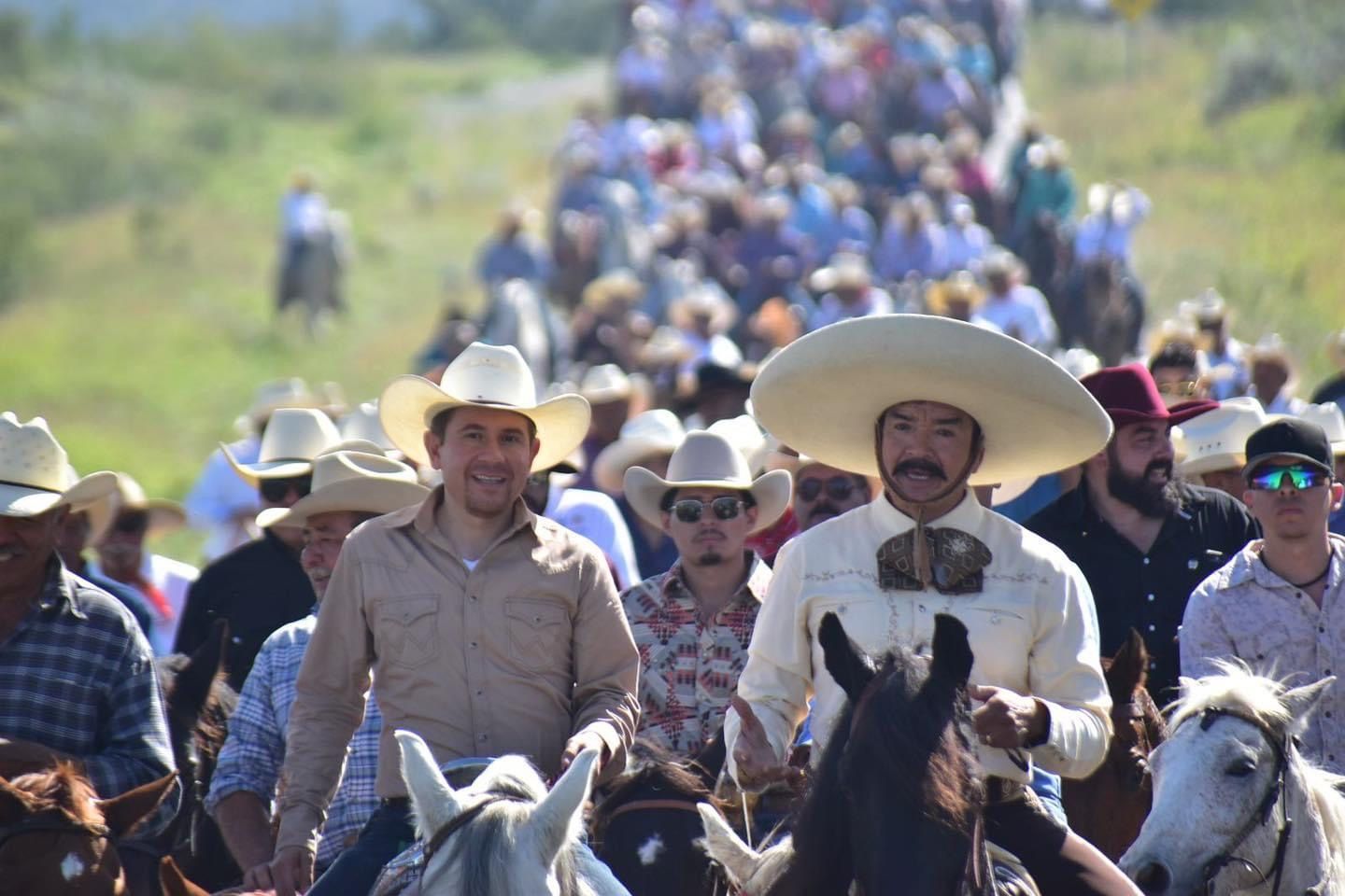 FAMILIAS Y PAISANOS CABALGAN POR 270 AÑOS DE CONGREGACIÓN SANTA GERTRUDIS