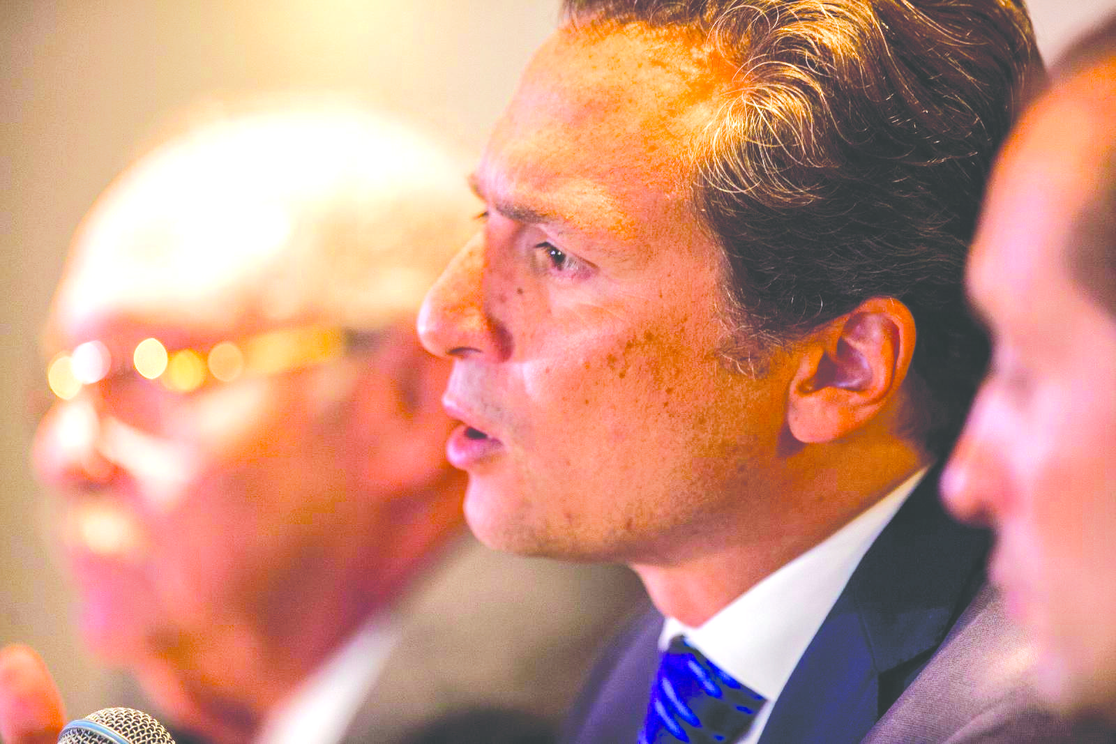 Ordenan captura a contador de Lozoya