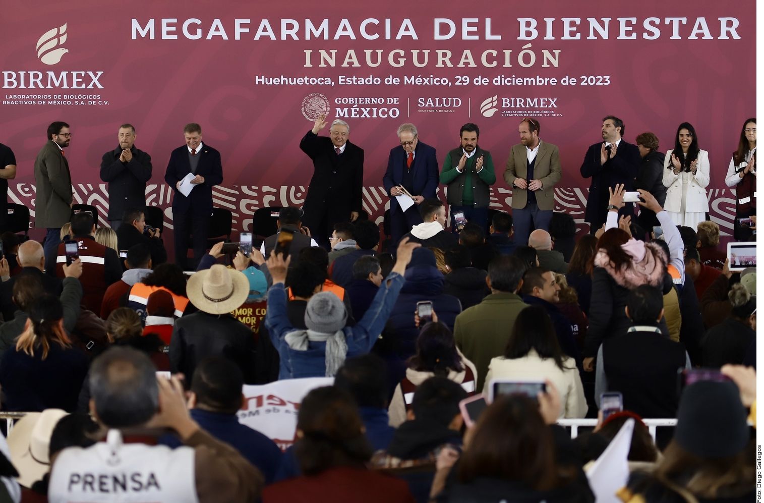 Inaugura AMLO Megafarmacia del Bienestar