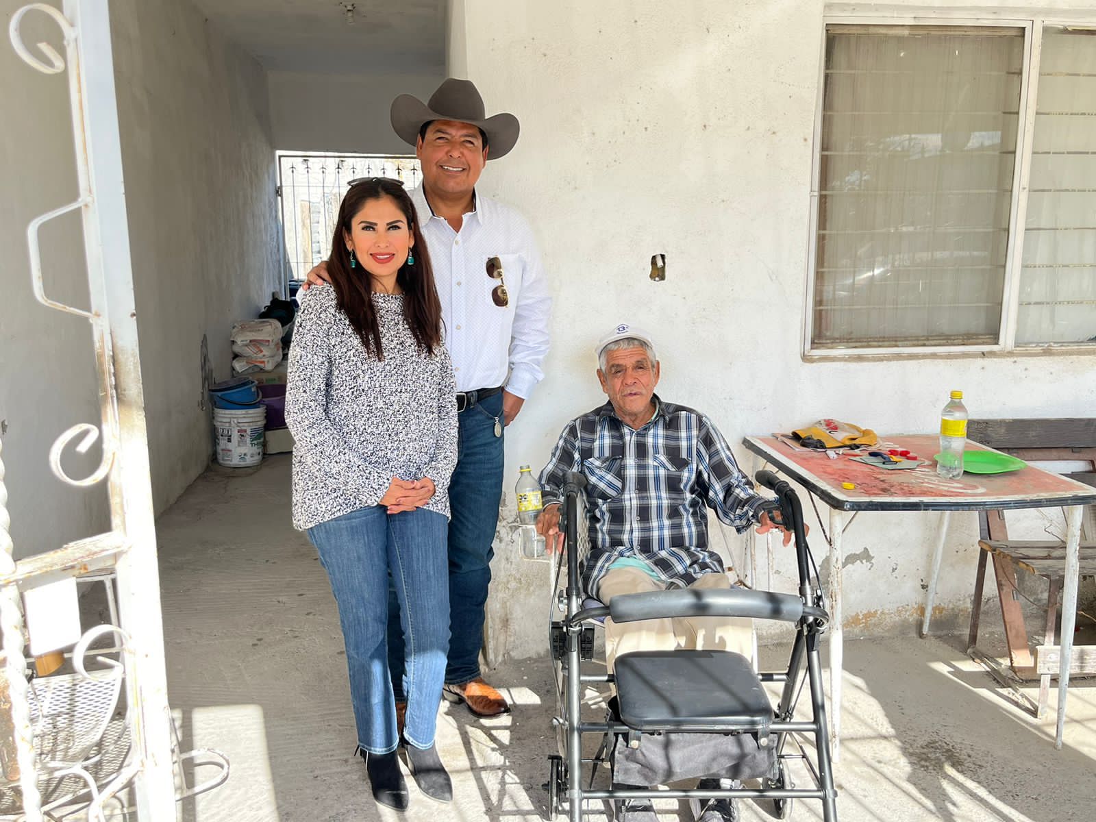 Entregan Ayuntamiento y DIF aparatos ortopédicos
