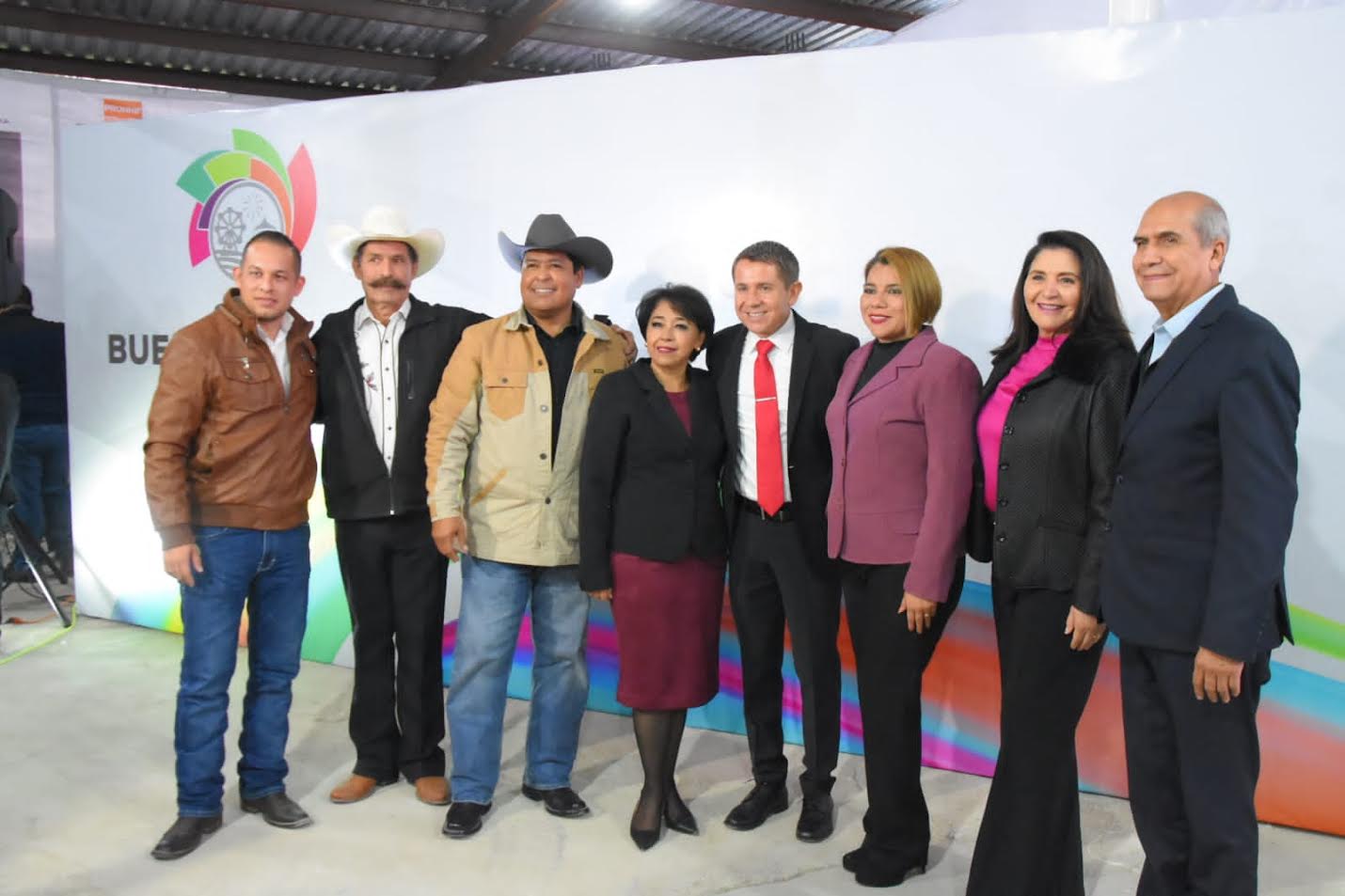 Y Beto Villarreal lo felicita por sus logros