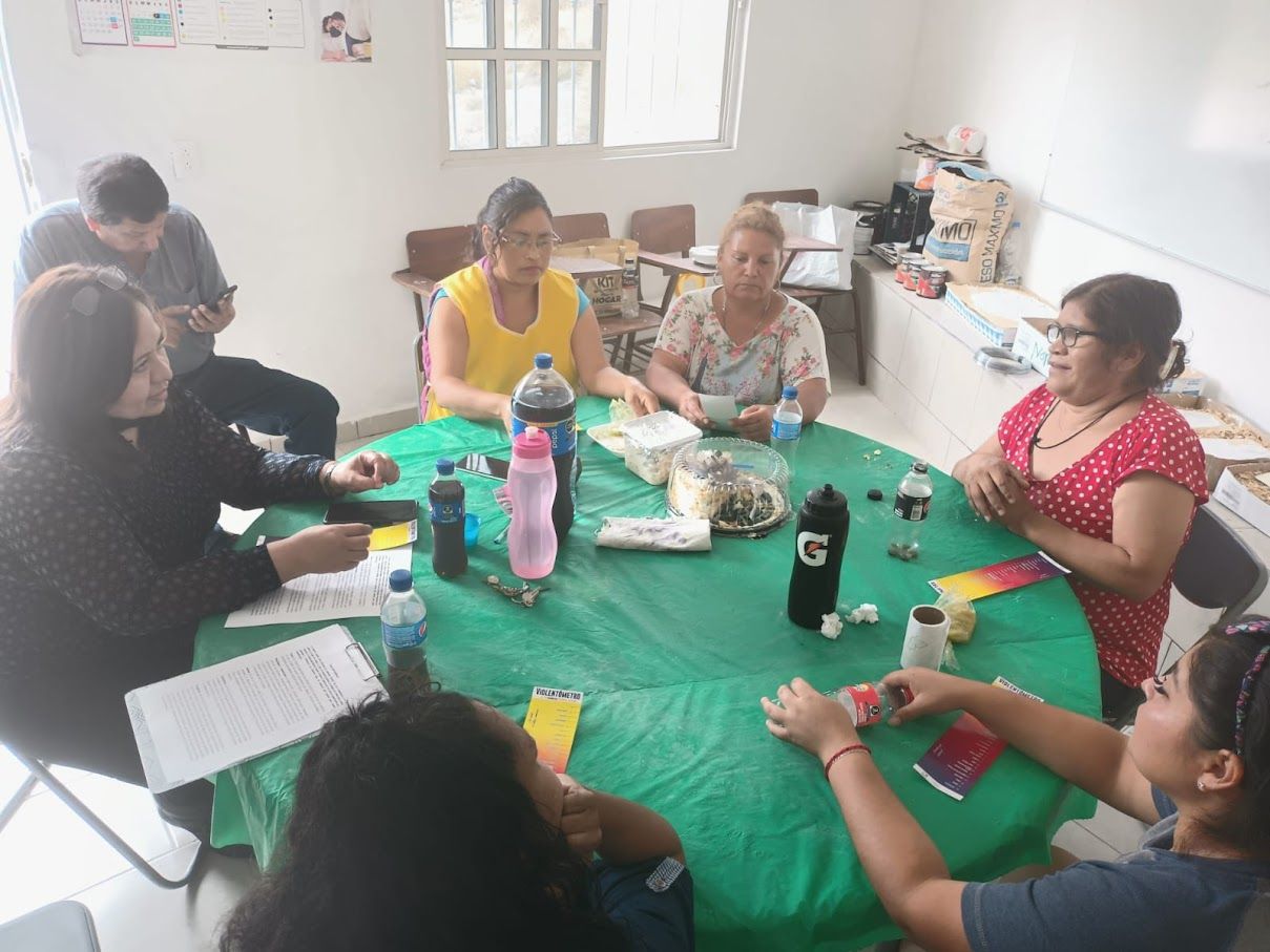 Llevan a colonias pláticas a mujeres