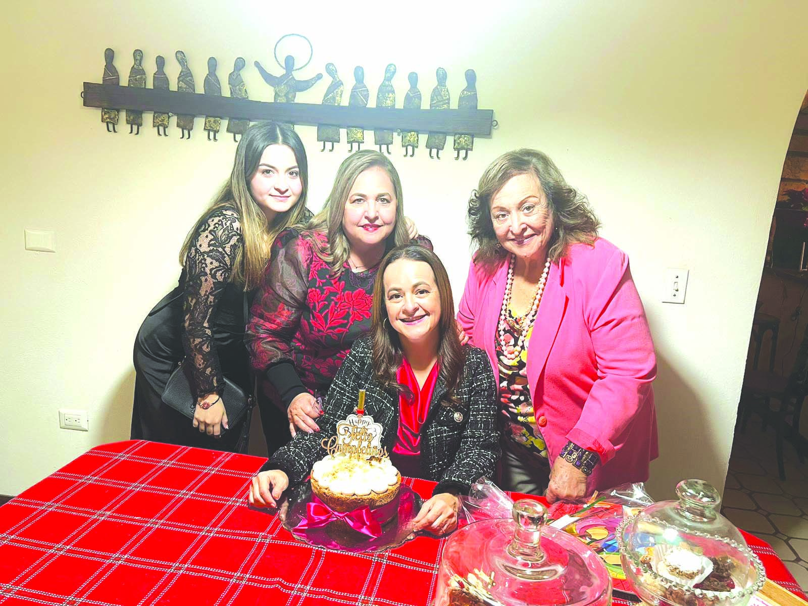 Reúne Navidad 2023 a cuatro generaciones