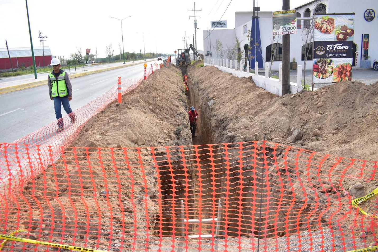 Construyen drenaje para nuevo hospital