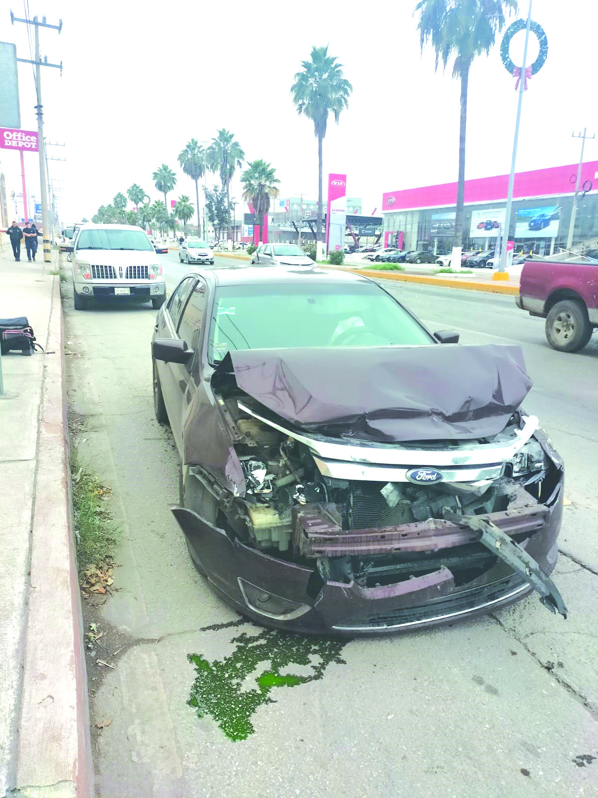 Se pasa alto y choca Lincoln