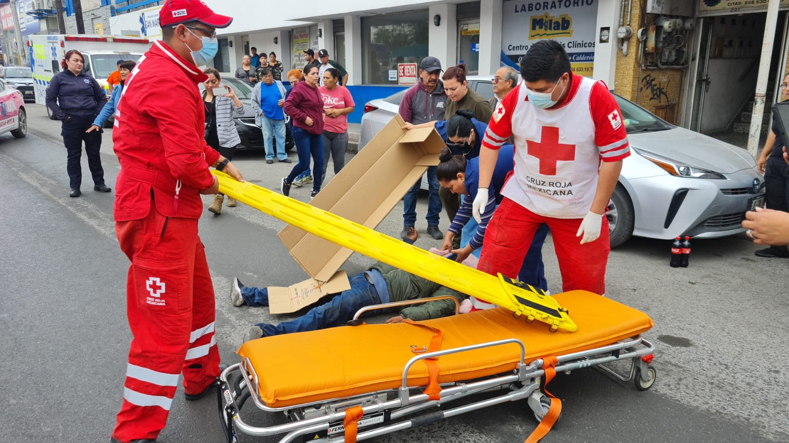 Arrolla a hombre y lo deja tirado; pero fue capturado