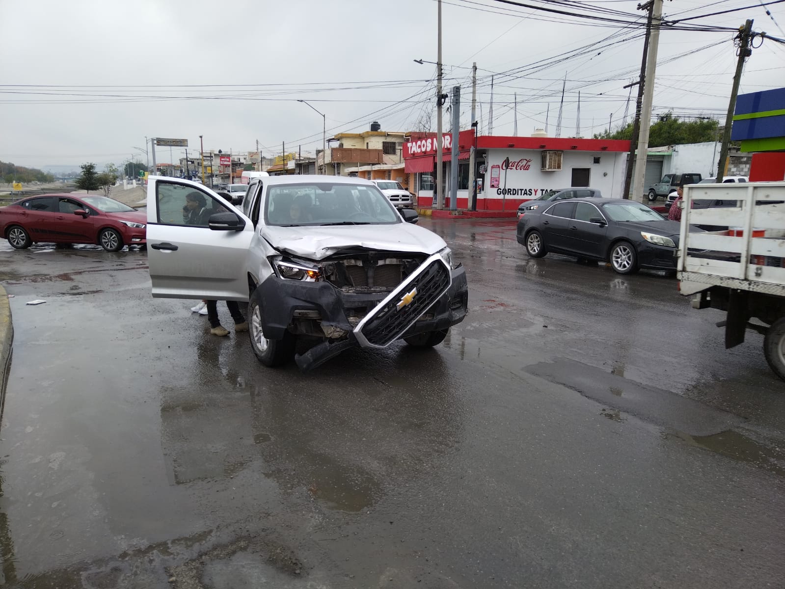 Se registra percance vial debido a la lluvia